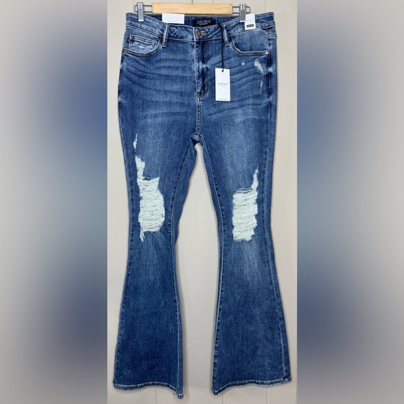 NWT Judy Blue High Waist Flare Destroyed Jeans Womens Size 14/15 Long - Picture 2 of 11